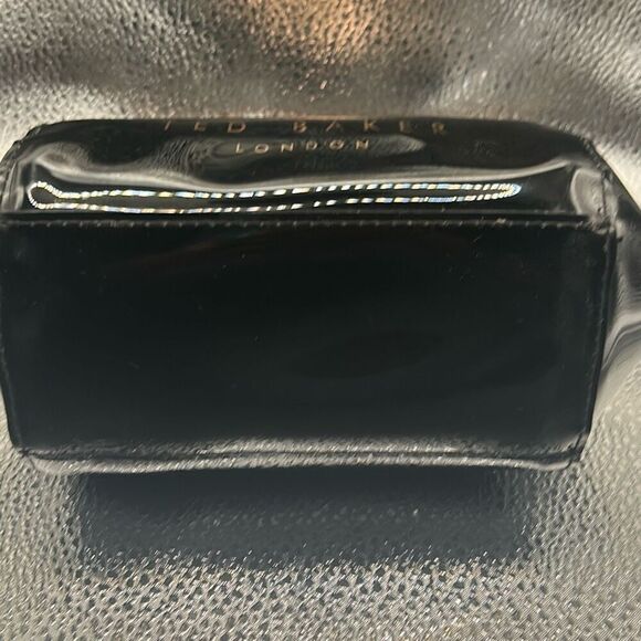 Ted Baker Bow Front Cosmetic Bag Black Patent Leather Rose Gold Hardware Travel - Picture 7 of 15